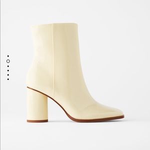 NWT ZARA OFF WHITE PATENT FINISH LEATHER BOOTS 8